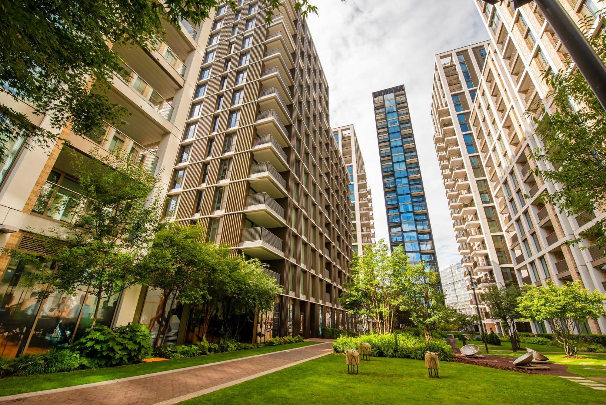 Lux And Large 2 Bed Battersea Power Station