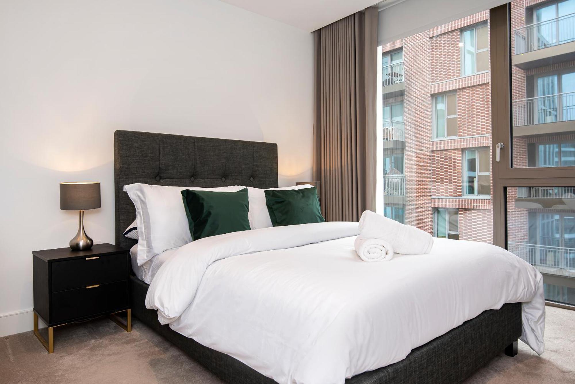 Lux And Large 2 Bed Battersea Power Station *