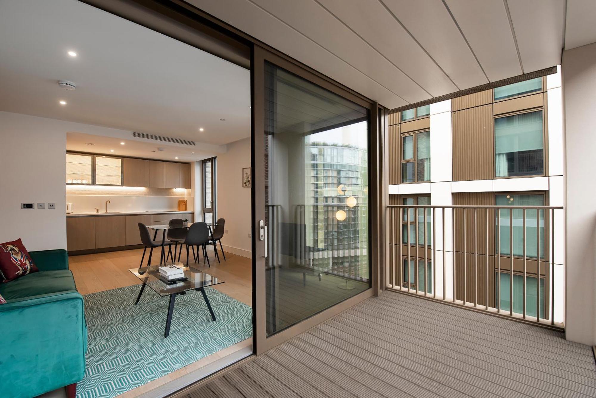 Lux And Large 2 Bed Battersea Power Station *