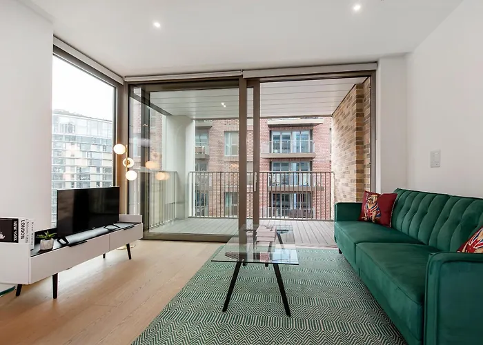 Lux And Large 2 Bed Battersea Power Station